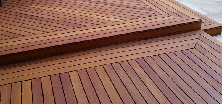 Redwood Decking Material in Agoura Hills, CA